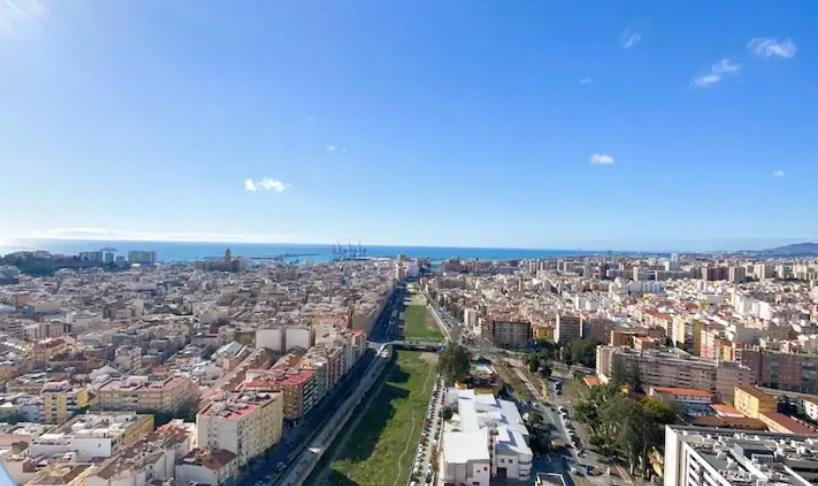 Urban Sky Views Over Málaga Kültér fotó