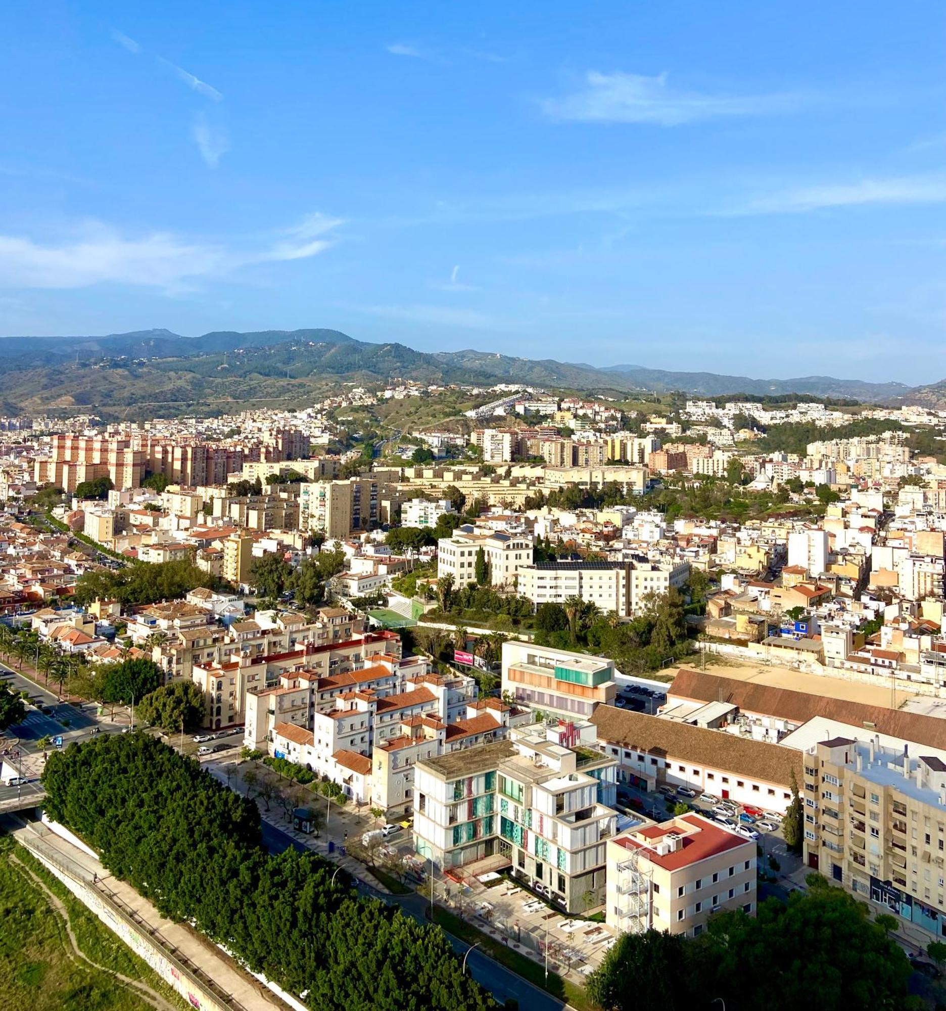 Urban Sky Views Over Málaga Kültér fotó